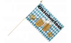 Stockflagge Oktoberfest Bierkrug und Brezel